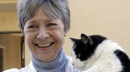 Sweden's finest - Anita Lindblom with one of her cats. How do we get her back into the game...?