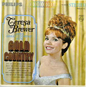 Despite the glittering coctail dress and the tiara, this is just 100% pure country!